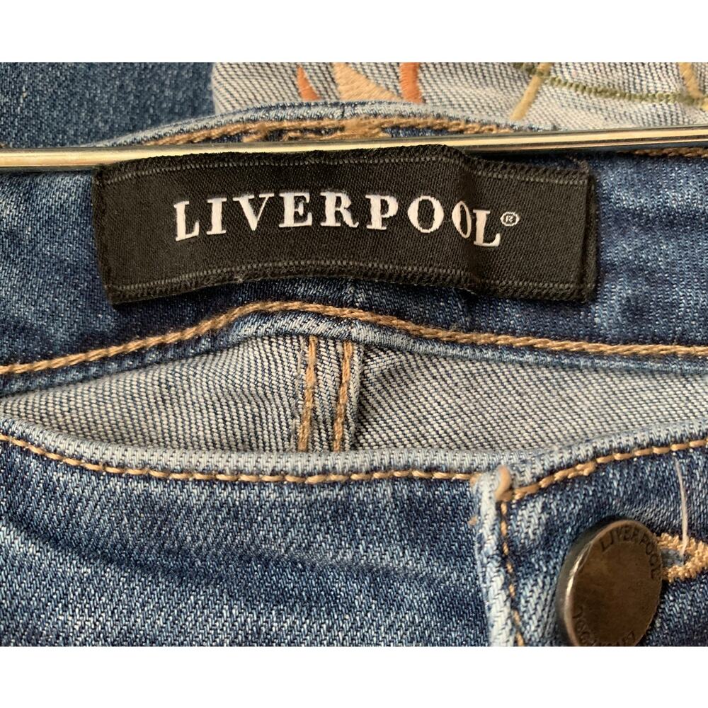 LIVERPOOL UPCYCLED EMBROIDERED CUFF CROP STRAIGHT HI RISE MED WASH JEANS 12/31 - Picture 4 of 5